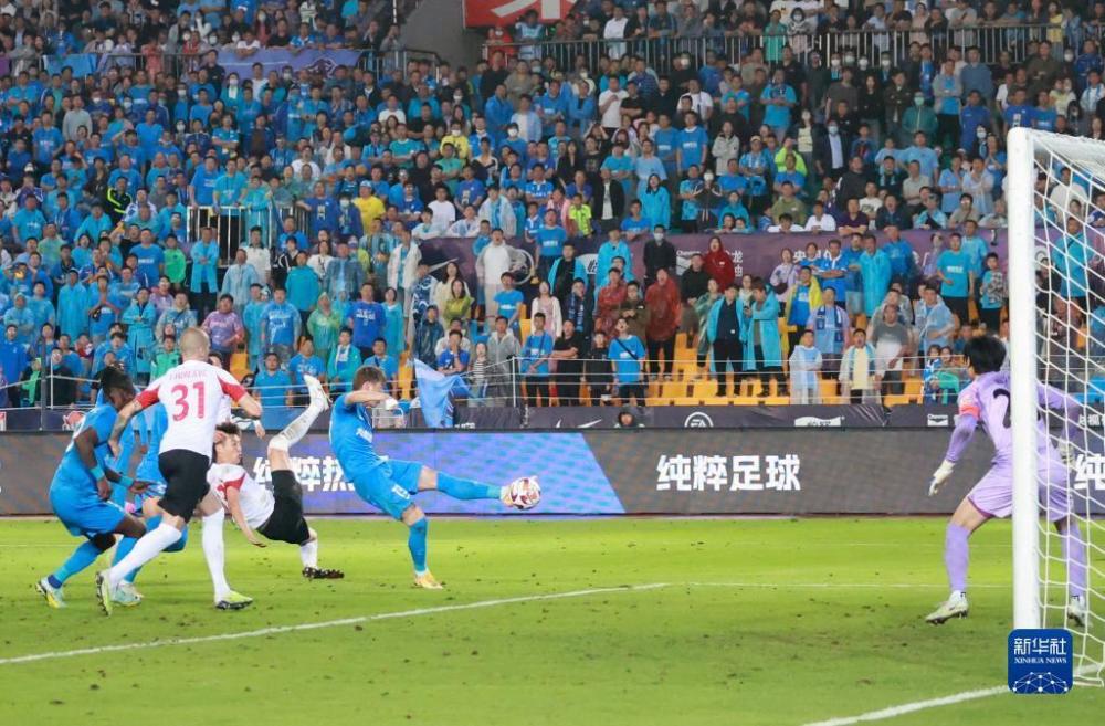  利兹联深陷降级泥潭，主场失利保级形势严峻